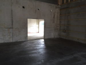 Notre salle de stockage tapis trampolines e chose divers